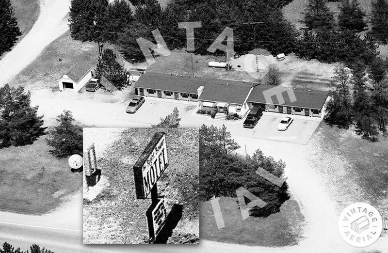 Rapid River Motel - 1993 Sign Close-Up